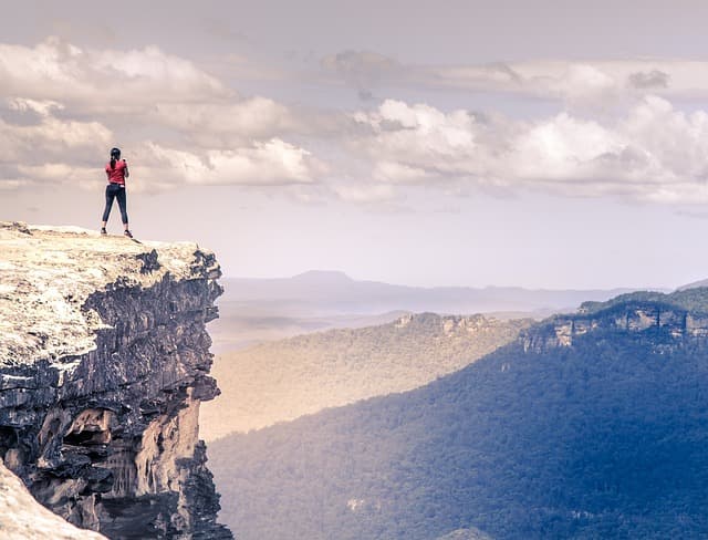 Essential Solo Travel Safety Tips - Avoid Common Mistakes
